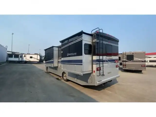 2020 Winnebago Adventurer 30T in RVs & Motorhomes in Abbotsford - Image 5