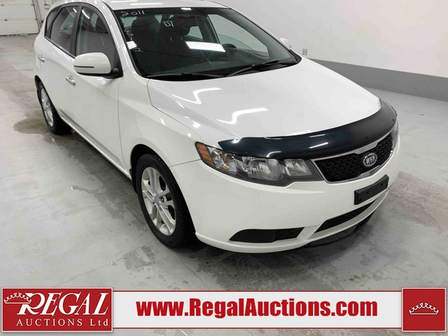 2011 KIA FORTE 5-DOOR EX in Cars & Trucks in Calgary - Image 3