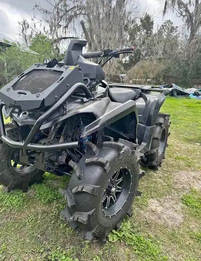 APPLY NOW: https://www.ridecollective.ca/get-pre-approved The 2017 Can-Am Outlander 1000R is a high-...