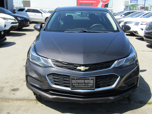 2017 Chevrolet Cruze LT w-1SD Sdn 1.4L B.CAMERA/HEATED SEATS in Cars & Trucks in Calgary - Image 4