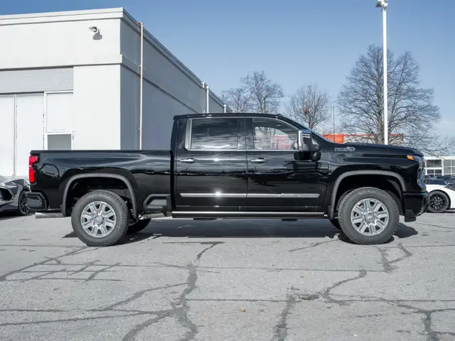 2025 Chevrolet SILVERADO 2500HD High Country- Diesel | Power Ret in Cars & Trucks in Markham / York Region - Image 4