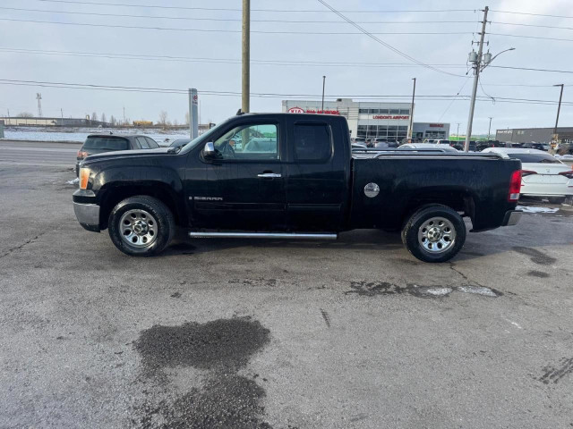 2008 GMC Sierra 1500 SLT, LEATHER, 4X4, EXT CAB, RUNS GREAT, AS  in Cars & Trucks in London - Image 2