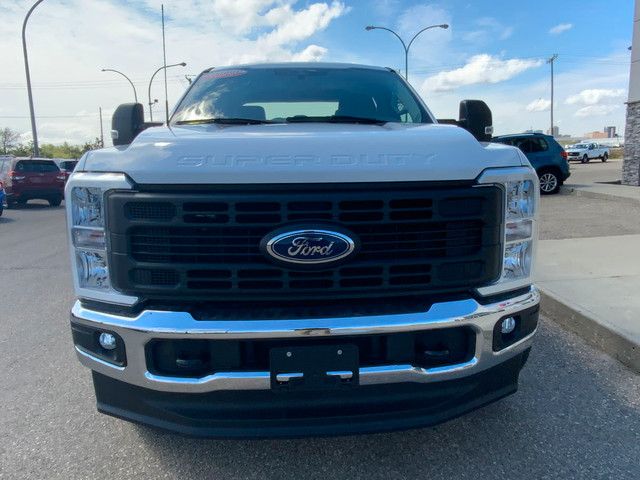 2023 Ford F-350 XL 4x4 FX4 Crew 8 ft Long Box | 3:73 Rear Lock A in Cars & Trucks in Regina - Image 2