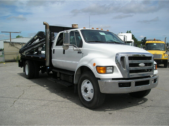  2013 Ford F-750 in Heavy Equipment in Hamilton - Image 4