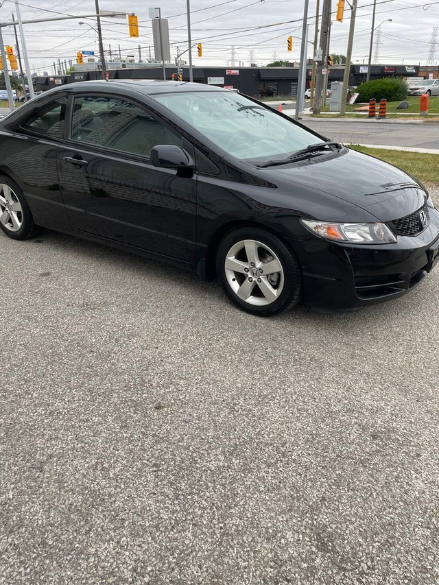 2011 Honda Civic Coupe 2dr Auto SE SUNROOF ALLOYS LOW KM COLD AC in Cars & Trucks in City of Toronto - Image 2