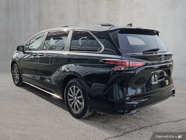 2023 Toyota Sienna XSE Hybrid | Navigation | Leather | Moonroof in Cars & Trucks in Ottawa - Image 2