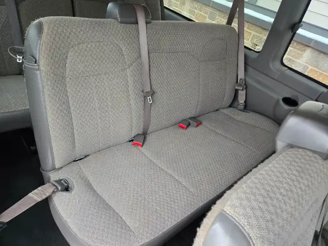 2021 Chevrolet Express Passenger 3500 / LT / 12 PASSENGERS 155"  in Cars & Trucks in West Island - Image 24