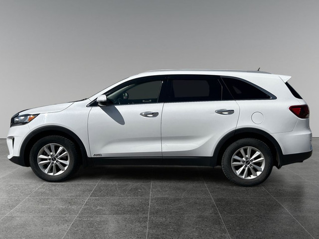 2020 Kia Sorento LX+ V6 / Heated seats / Back up cam in Cars & Trucks in Calgary - Image 2
