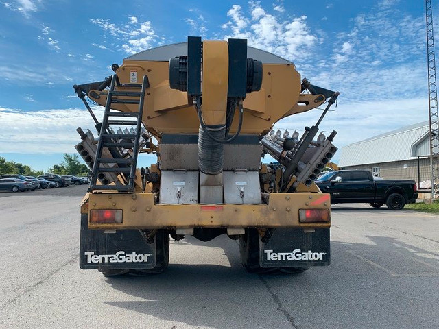 2014 AGCO ROGATOR TG7300 DRY FERTILIZER SPREADER in Farming Equipment in Ottawa - Image 4