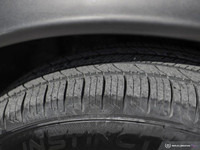 ABS,Generic Sun/Moonroof,Tires - Rear All-Season,Temporary Spare Tire,Power Steering,All Wheel Drive... (image 9)