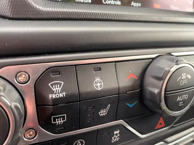 2022 Jeep Wrangler SPORT ALTITUDE 4X4 V6 *NAV* SIÈGES / VOLANT C in Cars & Trucks in Laurentides - Image 15