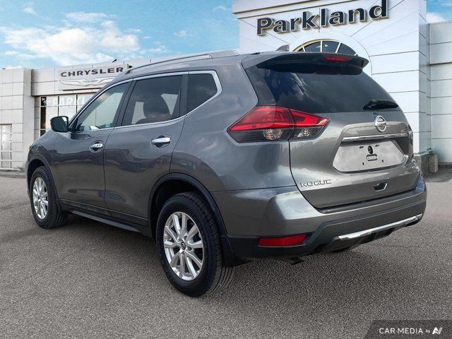 2017 Nissan Rogue SV AWD Sunroof Heated Seats in Cars & Trucks in St. Albert - Image 3