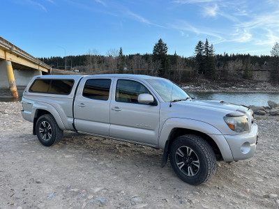 PENDING 2009 Toyota Tacoma Double Cab with Topper