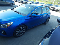 La Hyundai Elantra GT GLS 2018 est une compacte à hayon qui se démarque par son style européen, sa p... (image 3)