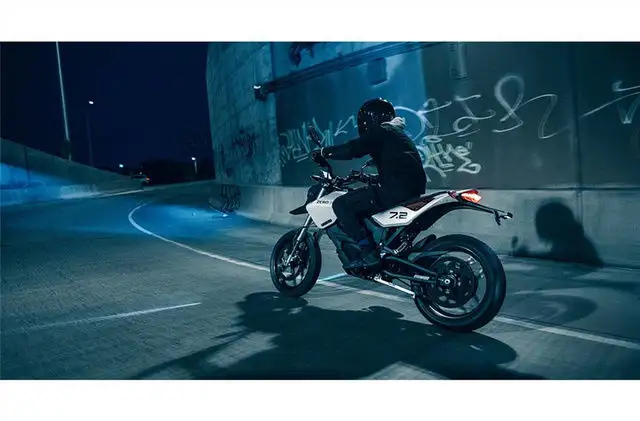 2022 Zero Motorcycles Zero FXE Integrated ZF7.2 in Street, Cruisers & Choppers in Vancouver - Image 4