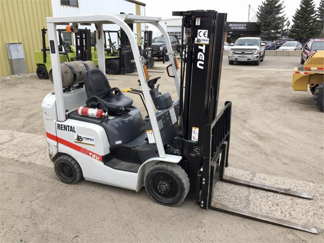 TEU FCG25 Cushion tire 5,000lb capacity forklift in Heavy Equipment in Regina - Image 3