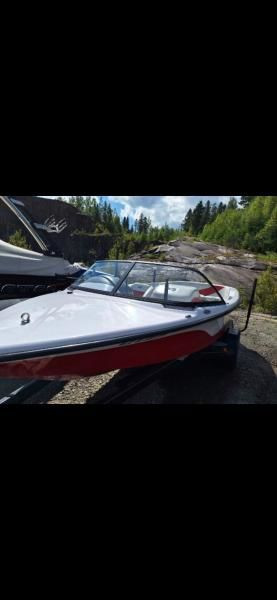 2001 Correct Craft SKI NAUTIQUE 19' 320HP in Powerboats & Motorboats in Laval / North Shore - Image 3