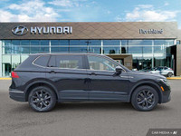Experience the refined versatility of the 2024 Volkswagen Tiguan Comfortline. This sleek SUV boasts... (image 5)