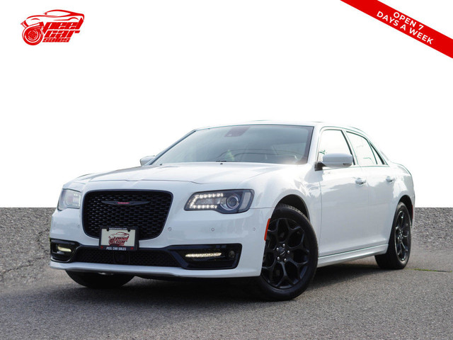 2023 Chrysler 300 S V6, Panoramic Roof, Alloys, Apple Carplay. in Cars & Trucks in Mississauga / Peel Region