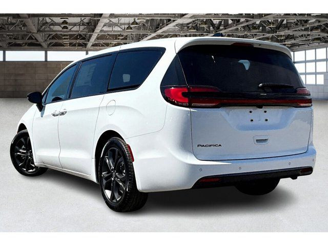 2026 Chrysler Pacifica Select in Cars & Trucks in Mississauga / Peel Region - Image 3