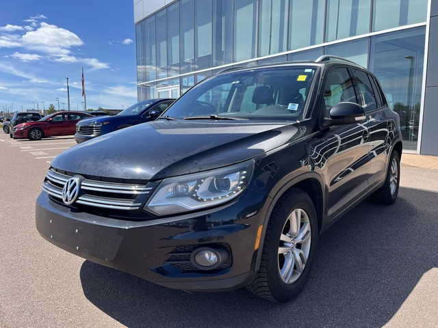 2012 Volkswagen Tiguan Comfortline 4MOTION LEATHER HEATED SEATS  in Cars & Trucks in Moncton