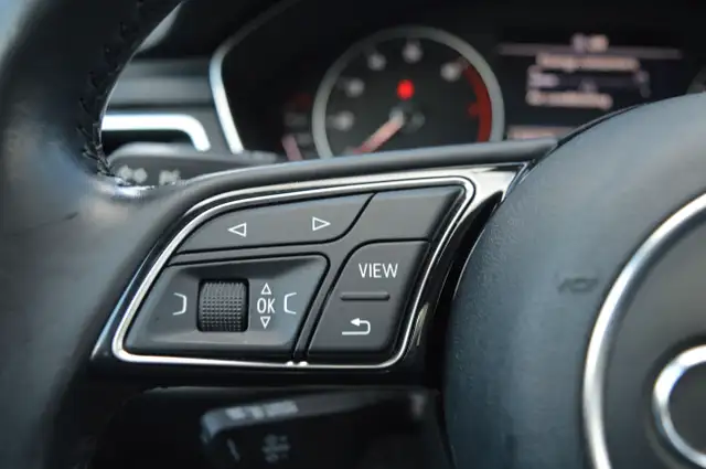 2017 Audi A4 4dr Sdn Auto Komfort quattro in Cars & Trucks in Markham / York Region - Image 24