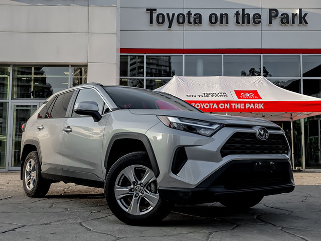 2022 Toyota RAV4 Hybrid XLE AWD in Cars & Trucks in City of Toronto - Image 2
