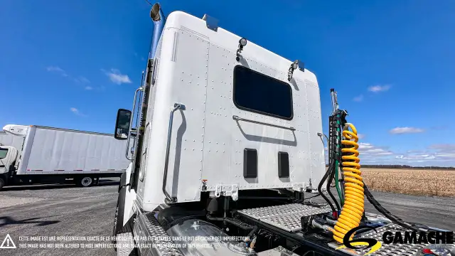 2025 KENWORTH T880 HIGHWAY / SLEEPER TRUCK / TRACTOR in Heavy Trucks in Chilliwack - Image 11