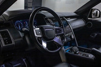 This Land Rover Discovery has a strong Intercooled Turbo Gas/Electric I-6 3.0 L/183 engine powering... (image 9)