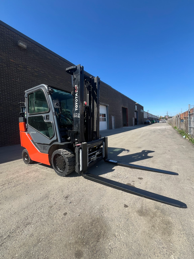 Keywords: used forklift, forklift, propane forklift, 3-stage mast, 8,000 lbs capacity, side shift, w...