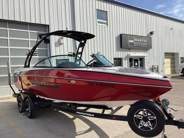 2014 Moomba Mobius LSV in Powerboats & Motorboats in Edmonton - Image 4