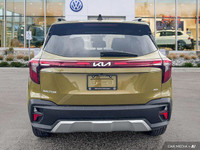 This Kia Seltos boasts a Regular Unleaded I-4 2.0 L/122 engine powering this Variable transmission.... (image 3)