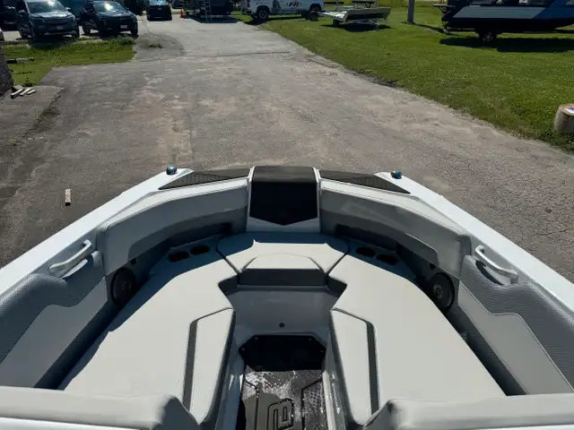 2024 SCARAB 235 ID ROTAX TWIN 300 in Powerboats & Motorboats in Barrie - Image 10