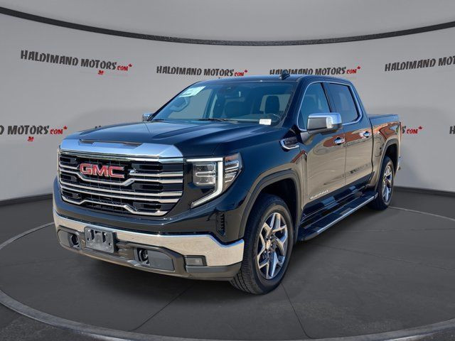 2022 GMC Sierra 1500 SLT in Cars & Trucks in Hamilton