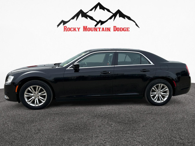 ONE OWNER LOW MILEAGE 2017 CHRYSLER 300 LIMITED in Cars & Trucks in Red Deer - Image 2