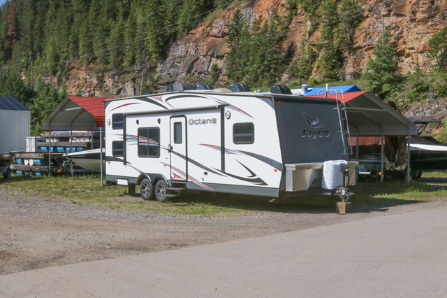 Used 2014 Jayco Octane T26Y Toy Hauler in Cargo & Utility Trailers in Nelson - Image 2