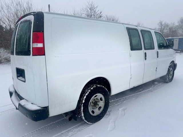 2014 Chevrolet Express Cargo Van Extended in Cars & Trucks in Oakville / Halton Region - Image 4