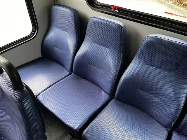 2019 Chevrolet Express 4500 22 Passenger Wheelchair Accessible S in Heavy Trucks in Delta/Surrey/Langley - Image 26