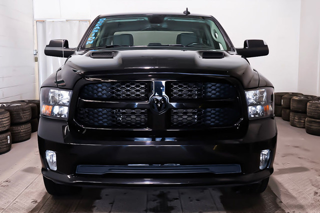 2022 Ram 1500 Classic EXPRESS + NIGHT EDITION + 4X4 + CREW CAB E in Cars & Trucks in Laval / North Shore - Image 2