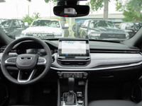 4x4, 2.0L Turbo, Dual-Pane Panoramic Sunroof, Heated Seats, Heated Steering Wheel, Remote Start, Ada... (image 9)
