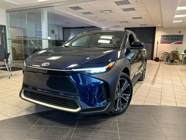 2023 Toyota BZ4X XLE TECH PACK + AWD in Cars & Trucks in City of Montréal