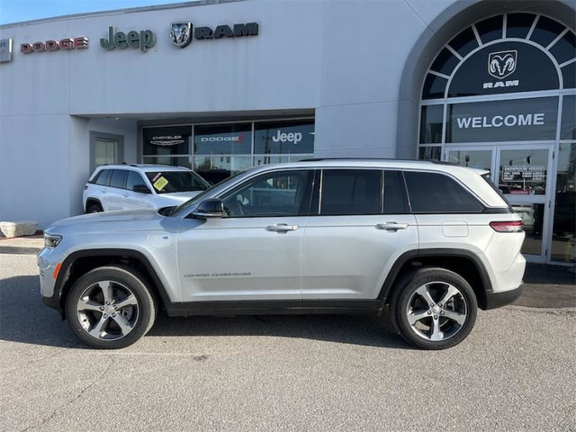 2023 Jeep Grand Cherokee 4xe | Wireless Charging Pad | Seatba... in Cars & Trucks in Markham / York Region - Image 4