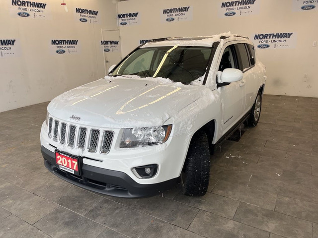 2017 Jeep Compass HIGH ALTITUDE | 4X4 | LEATHER | SUNROOF | NAVI in Cars & Trucks in Brantford - Image 2