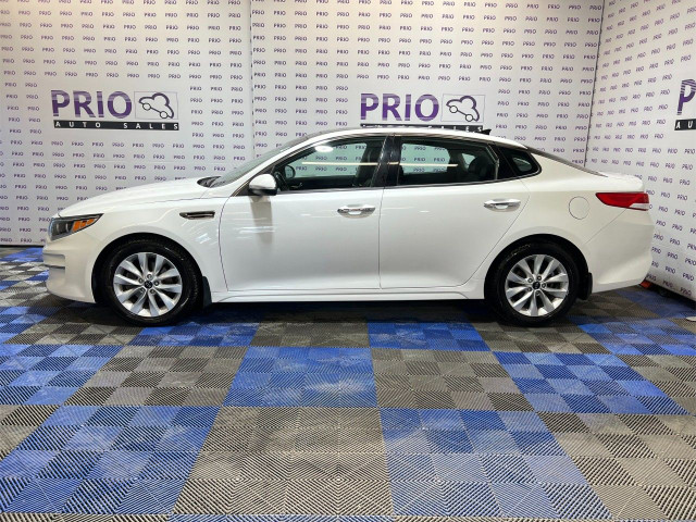 2017 Kia Optima in Cars & Trucks in Ottawa - Image 2