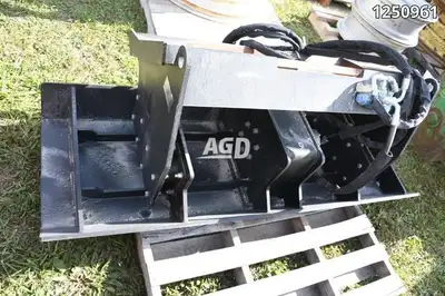 6FT FLAT PLATE TAMPER SKID STEER QUICK ATTACH (UNUSED) STOCK# E154 _________________________________...