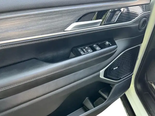 2023 Jeep Wagoneer L Wagoneer L Series III 4x4 in Cars & Trucks in Ottawa - Image 19