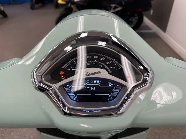 2025 Vespa GTS 310 MY 25 - V6653NP - -Financing Available** in Scooters & Pocket Bikes in Markham / York Region - Image 19
