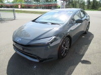 Clean Carfax, two sets of keys, tons of factory warranty AND ALL WHEEL DRIVE IN A HYBRID CAR! Get gr... (image 3)