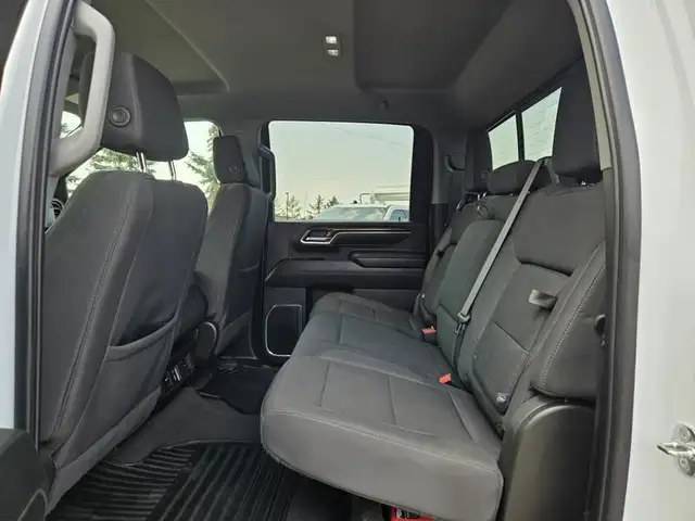 2024 GMC Sierra 3500HD 4WD Crew Cab 159" SLE, 6.6L V8 Gas, SLE C in Cars & Trucks in St. Albert - Image 14