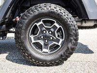 Engine: V6 Cylinder Engine 3.6L L/100Km City: 14.3 L/100Km Hwy: 10.7 Safety Equipment ABS And Drivel... (image 9)